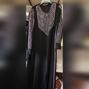 Elegant Black Embroidered Modest Dress / Abaya